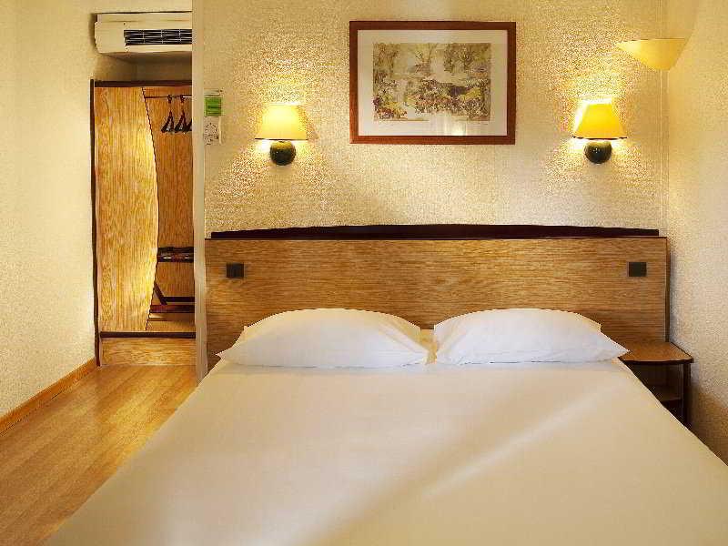 Hotel Campanile Lille - Lomme Zewnętrze zdjęcie