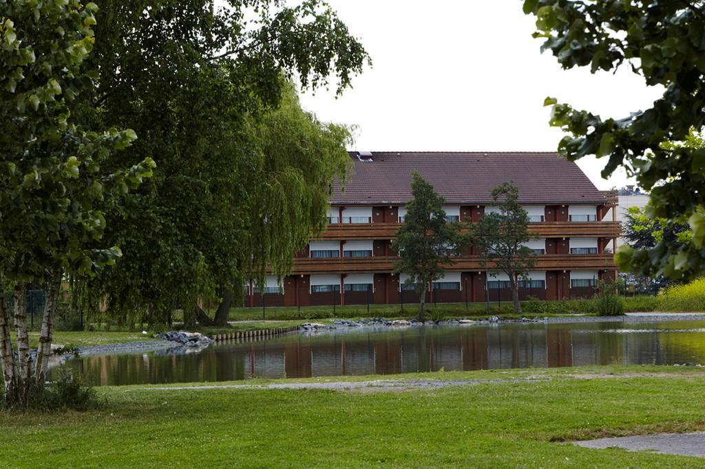 Hotel Campanile Lille - Lomme Zewnętrze zdjęcie