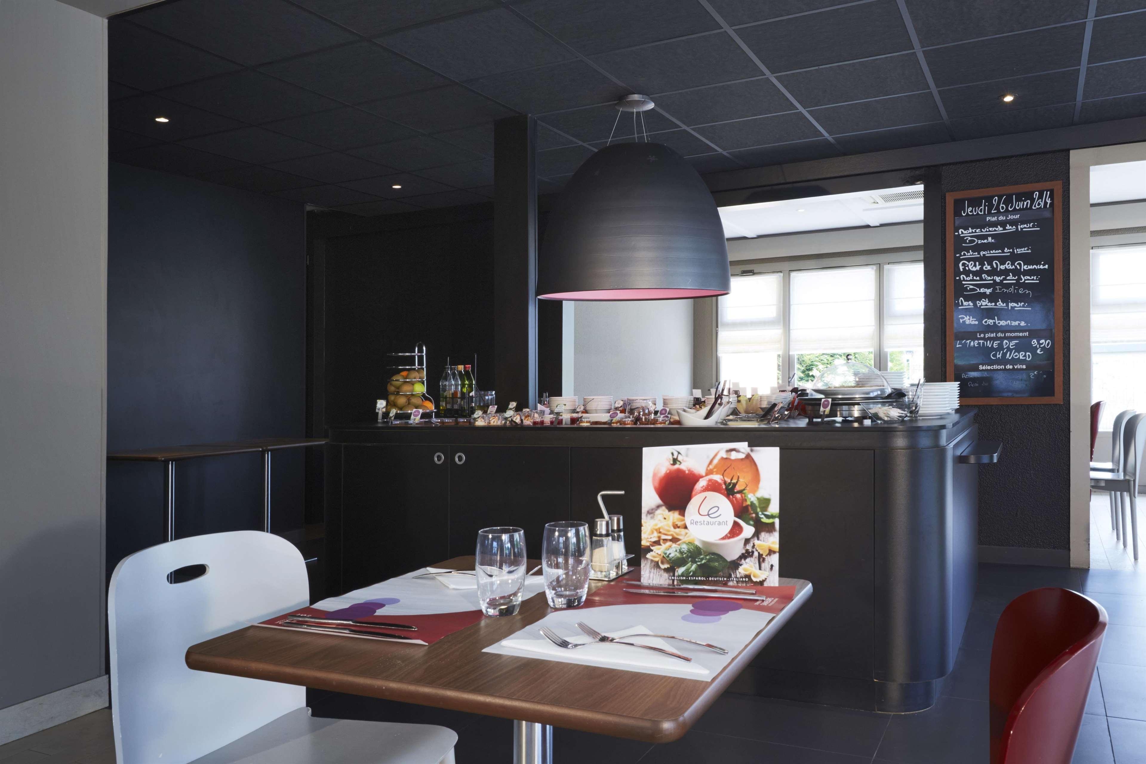 Hotel Campanile Lille - Lomme Zewnętrze zdjęcie